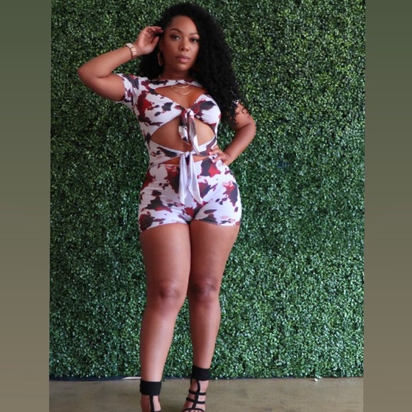 Cow print peekaboo romper - Picture 3 of 4